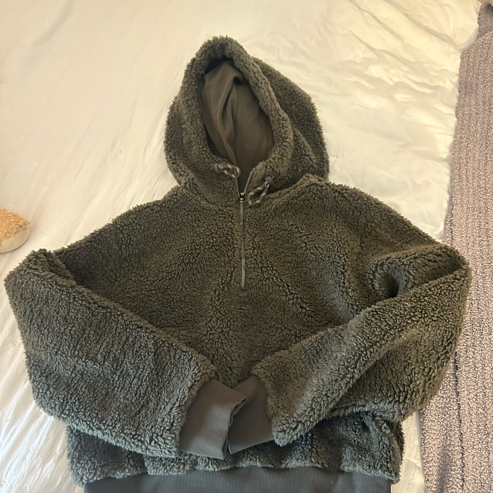 Lululemon Olive Green Sherpa Hoodie 1/4 zip size M/L